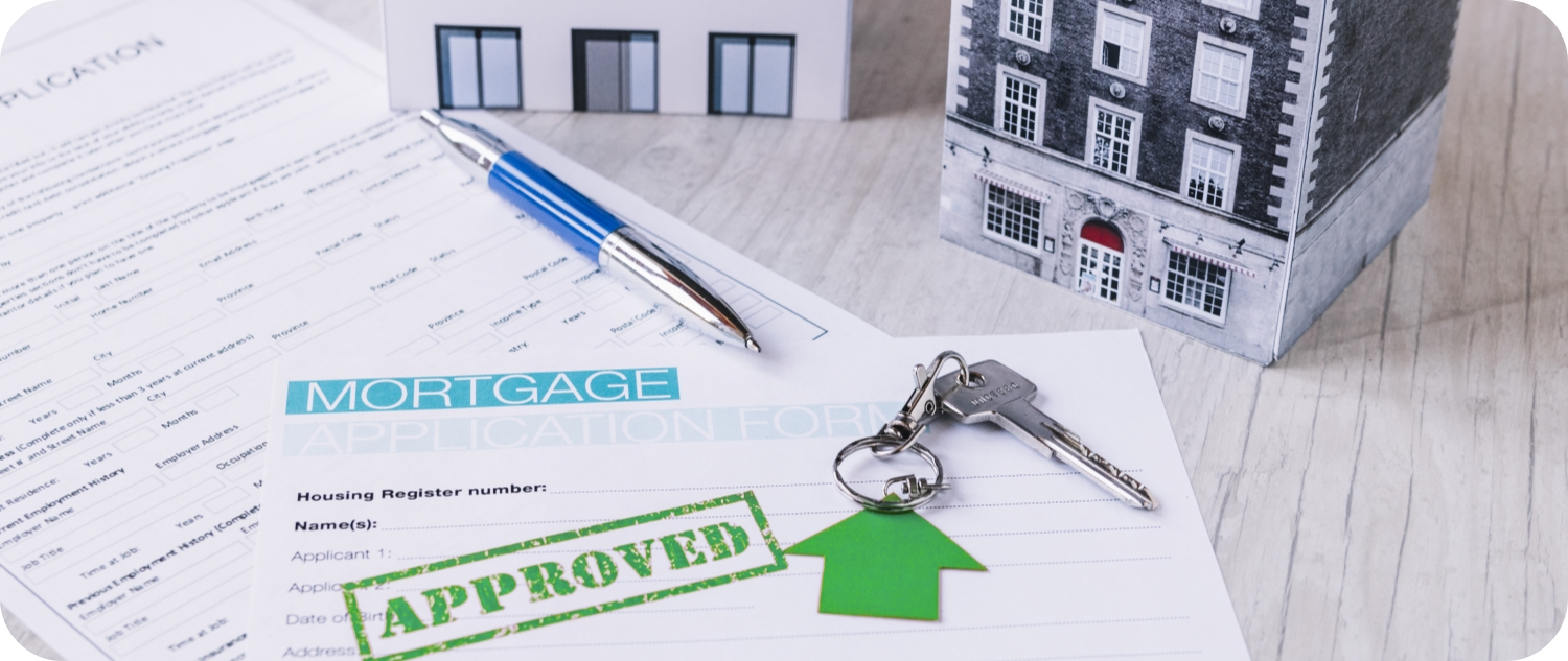 new-house-keys-composition-with-papers